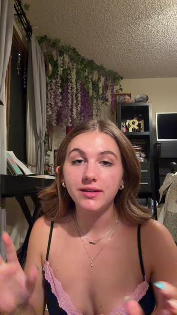 @hannahschnorr
