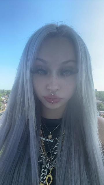 @2pretty4ademon