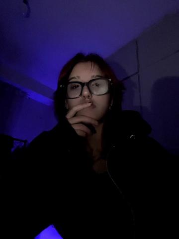 @𝘝𝘪-✄