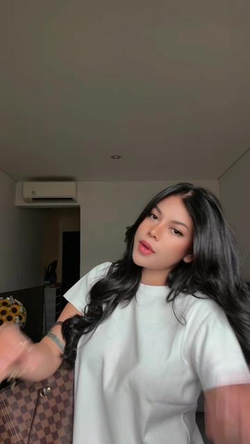 @Kikinii