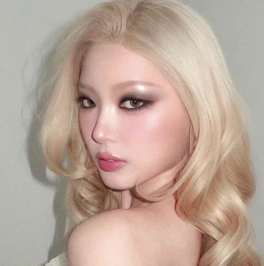 @⃟
