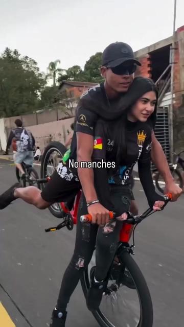 @directornoodles