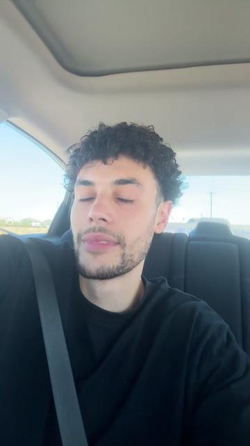 @Chrisbucketz