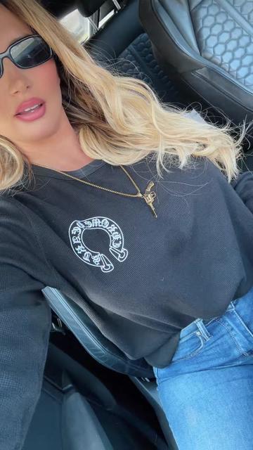 @Melania