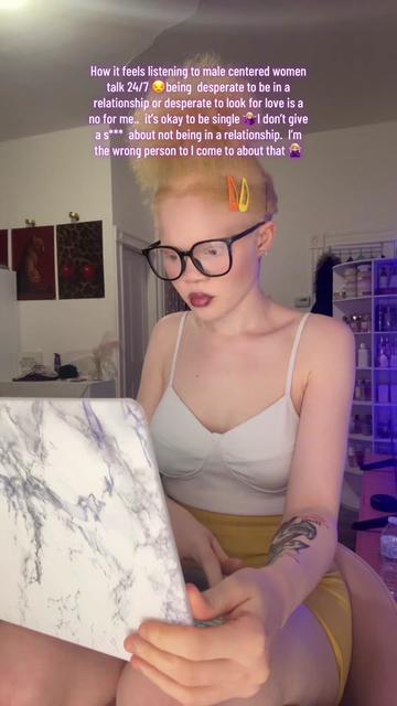 @_uniquelyher_