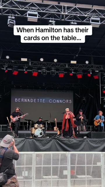 @🇨🇦 Bernadette Connors
