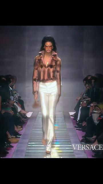 @fashion.runways