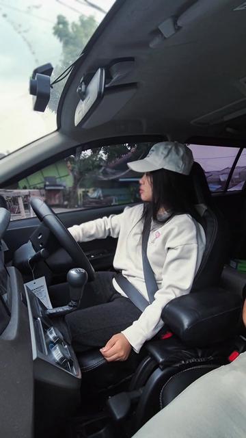 @Guru mengemudi | Helmi