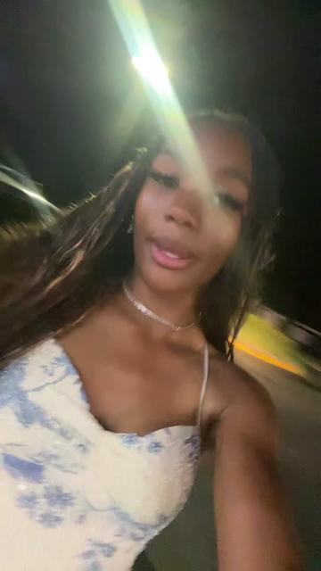 @𝒞𝑒𝓈𝒾𝓁𝓎 👸🏽🎀