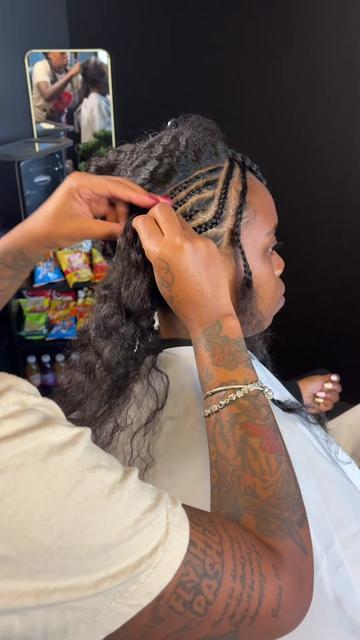 @Houston&rsquo;s Braider/Lash Tech