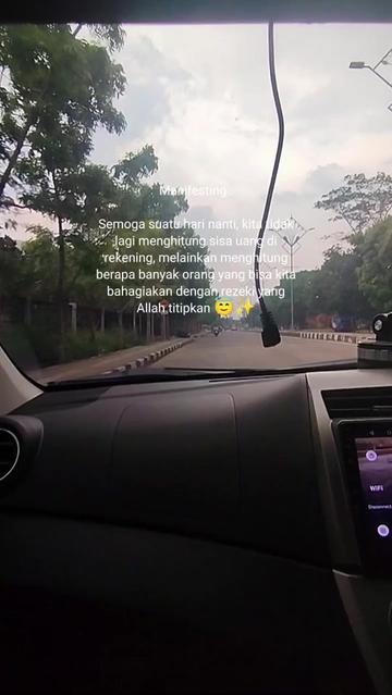 @momhie