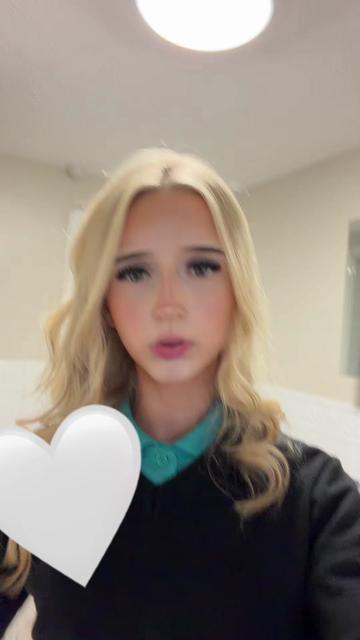 @𝓁𝒶𝓊𝓇𝒶🪽🧁