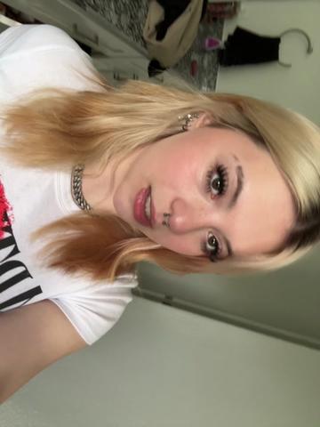 @:3