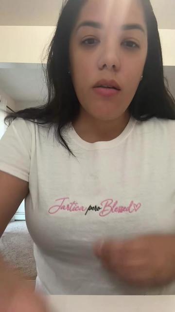 @Katie_