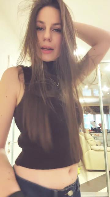 @Viktoriia