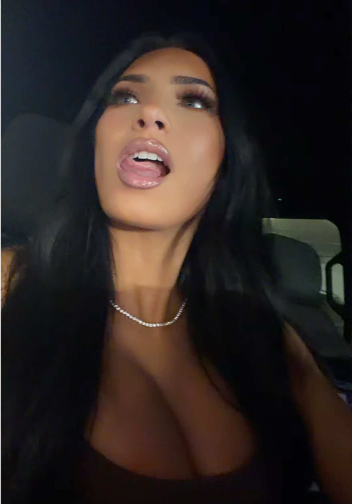 @Elle B