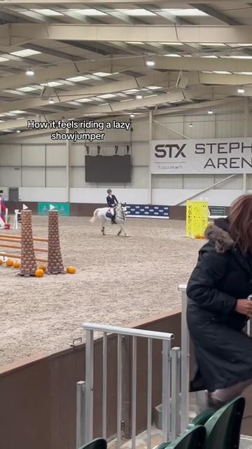 @amelia_showjumping2