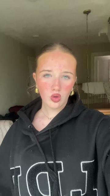 @𝐋𝐌🎀🩵😛👏🏽🍒🩷🙈🙂