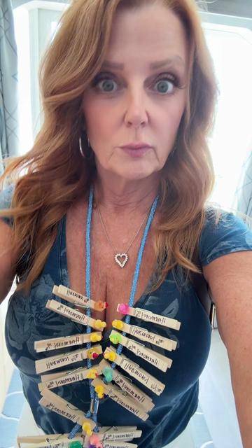 @PurseLadyLaura