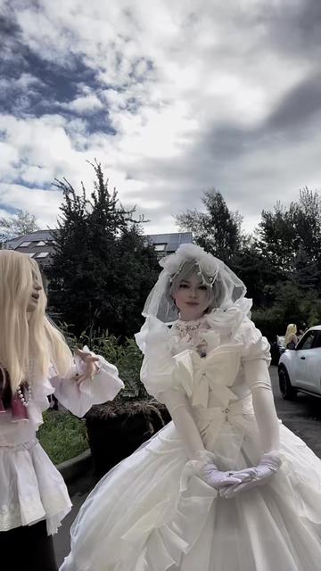 @Tomoko