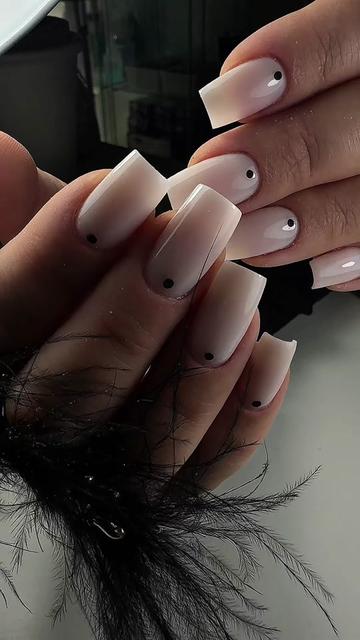 @ViolaViolett_NailArtist