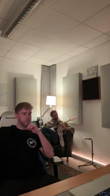 @AKROS