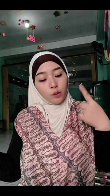 @Adeanie