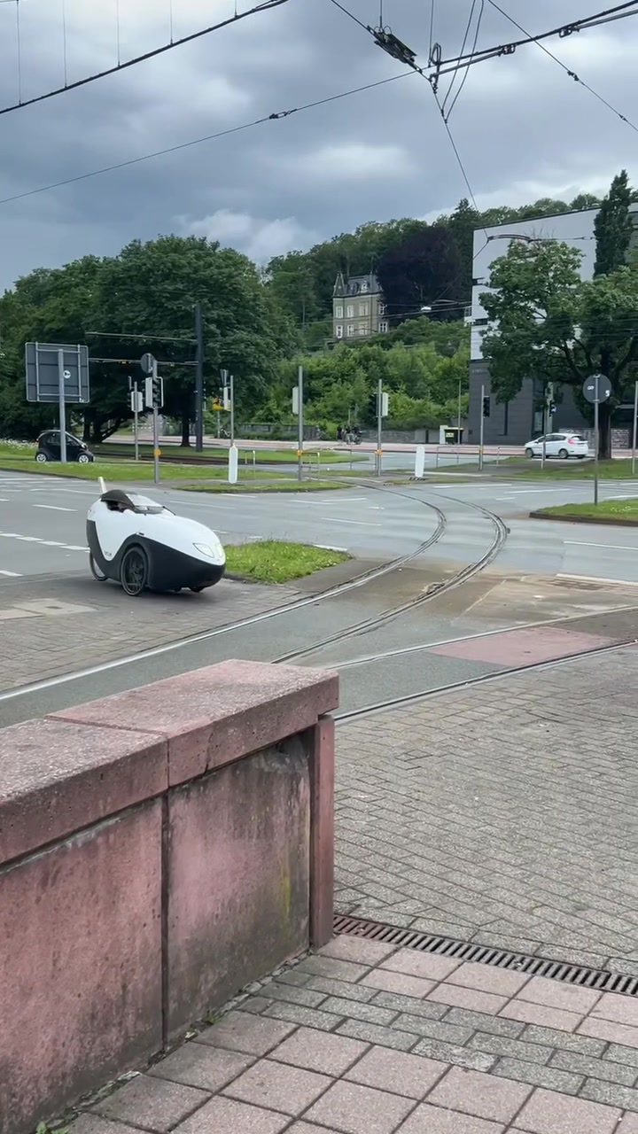@𝐸min🇦🇿