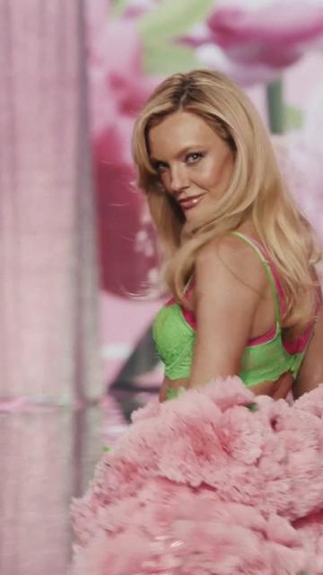 @Victoria's Secret