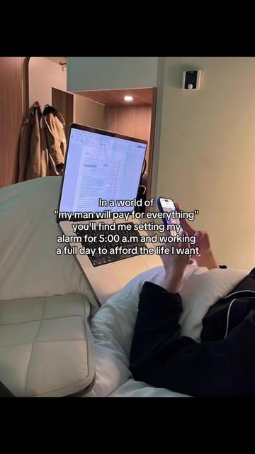 @𝒞