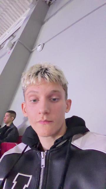 @𝓱𝓮𝓪𝓿𝔂𝓼𝓮𝓽 𝓫𝓸𝔂😏