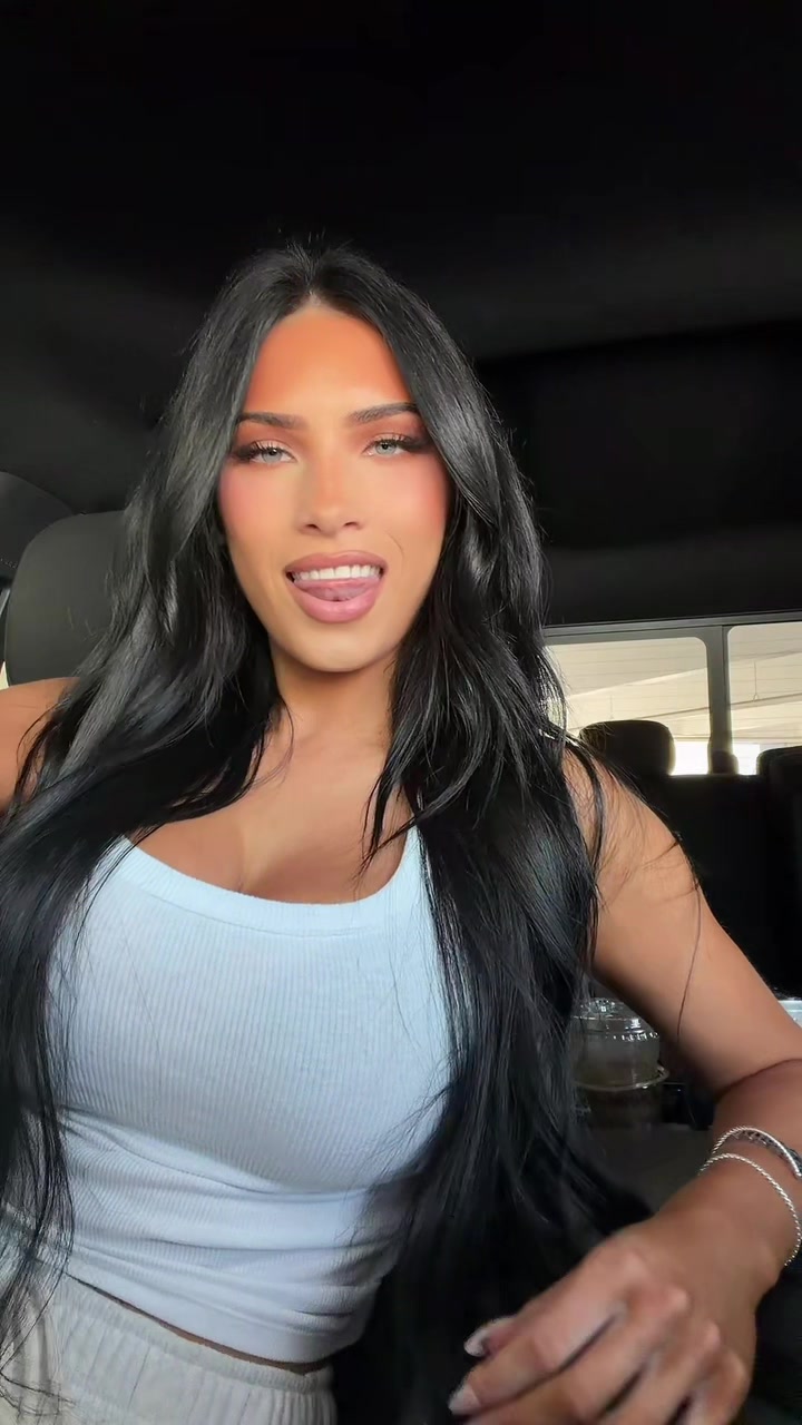@Elle B