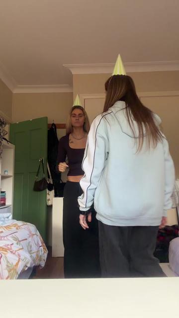 @Chloeeee