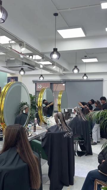 @Munney salon