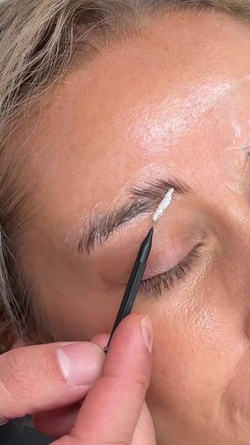 @HENNY | SAN DIEGO BROW ARTIST