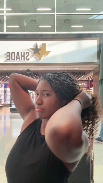 @jazmyneshai
