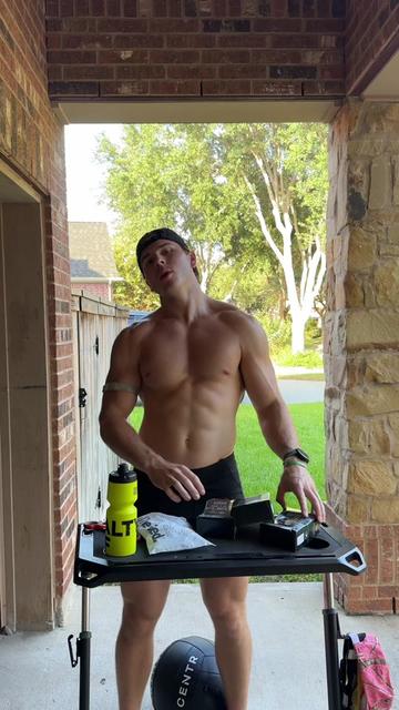 @zachyovan