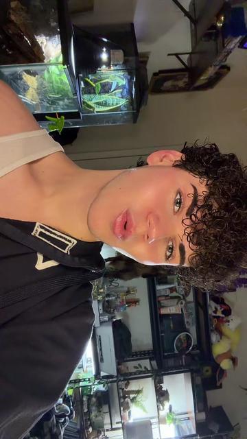 @Cherrycolaboy 🍒🖤