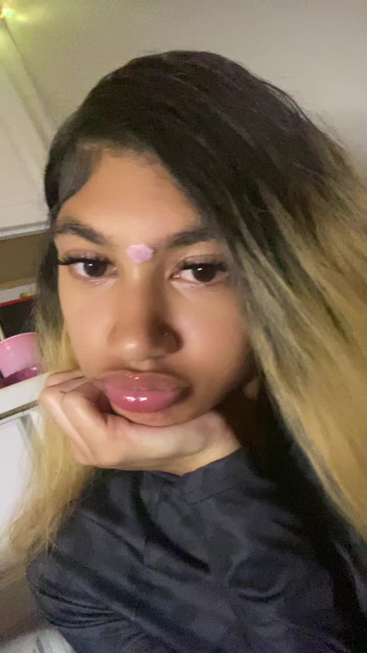 @THAT GIRL👸🎀🍭💴