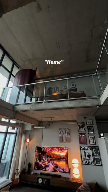 @homewithcolin