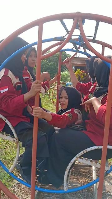 @Galeriku_di_Sekolah