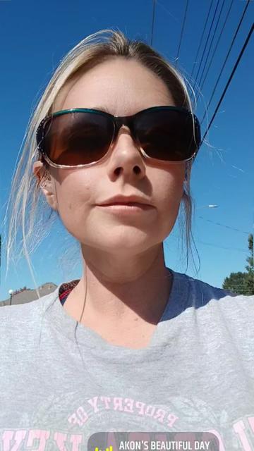 @hollyedot