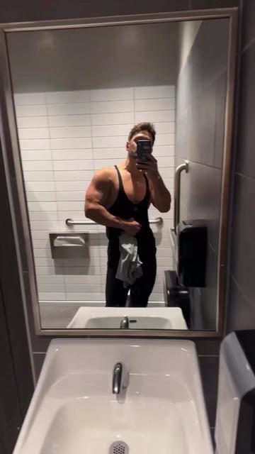 @GluteGod