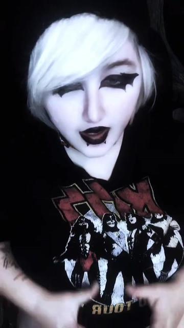 @sp00ky_treats