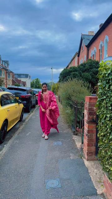 @Amrita Bhagat🇬🇧🇬🇧🇬🇧