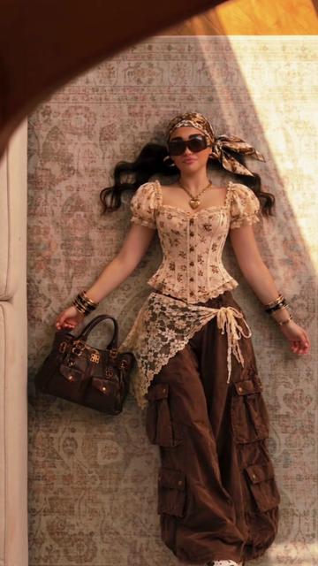 @Lala