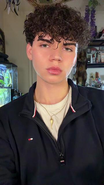 @Cherrycolaboy 🍒🖤