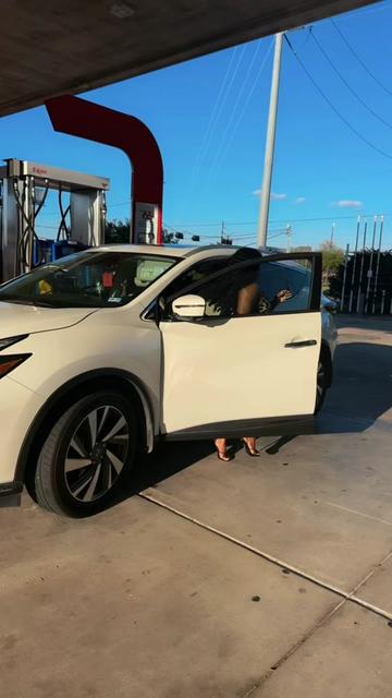 @Essence La’Rue