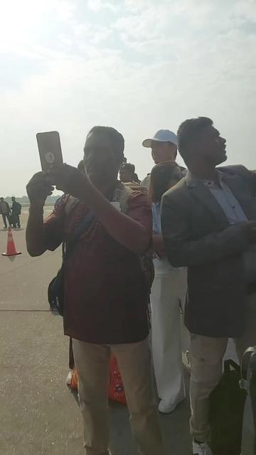 @एलिना दोङ
