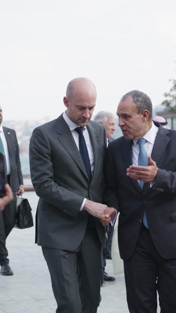 @Außenminister und Team